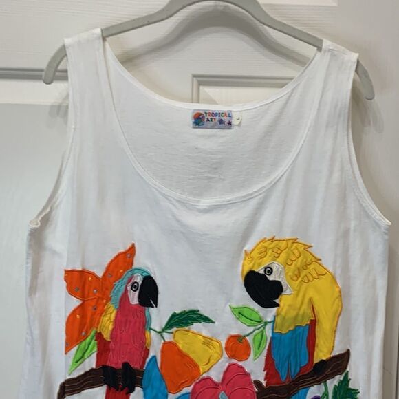 Tropical Art Size Large White Scoop Neck Short Sleeve Parrot Flowers Appliqué - Picture 4 of 7